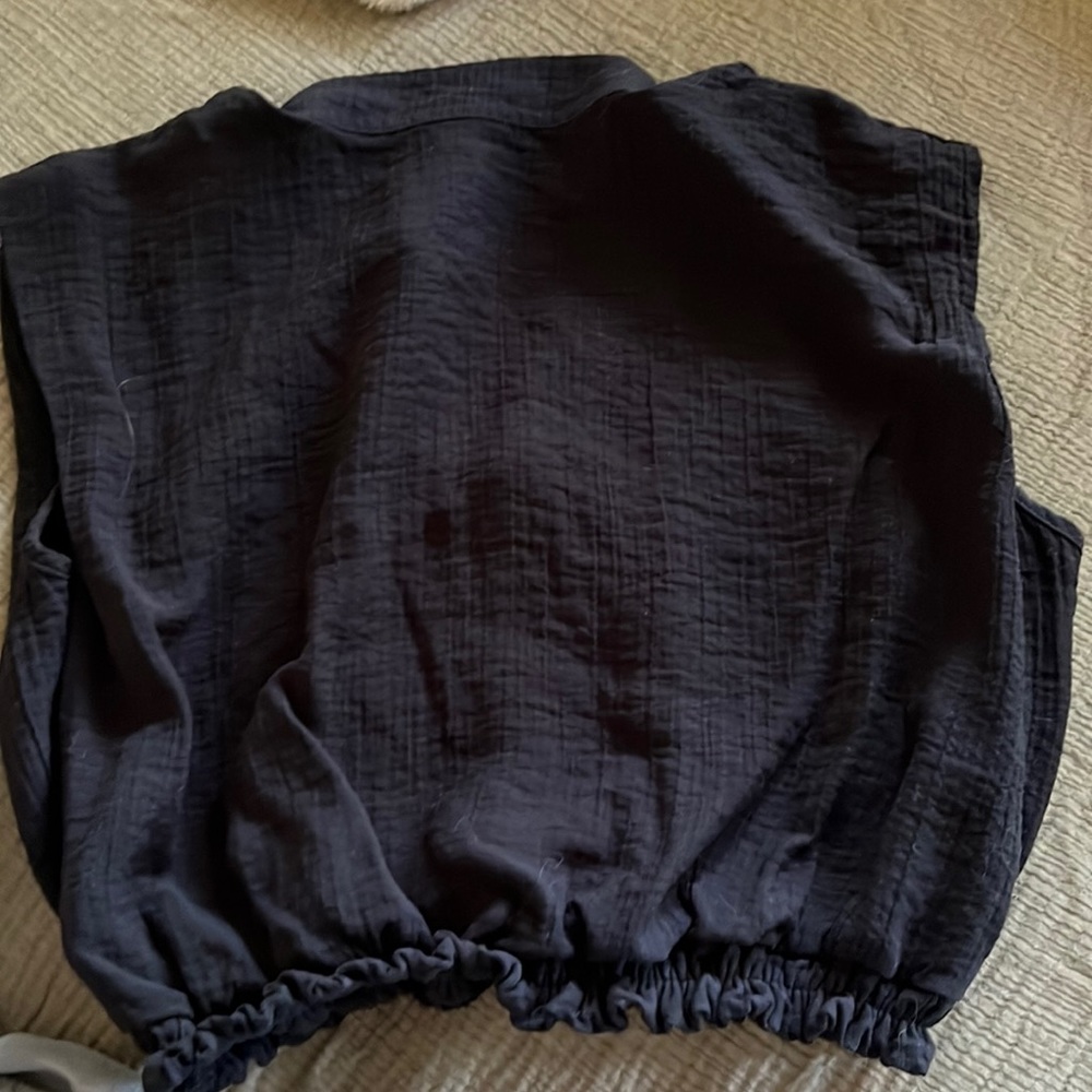 Black linen crop top
